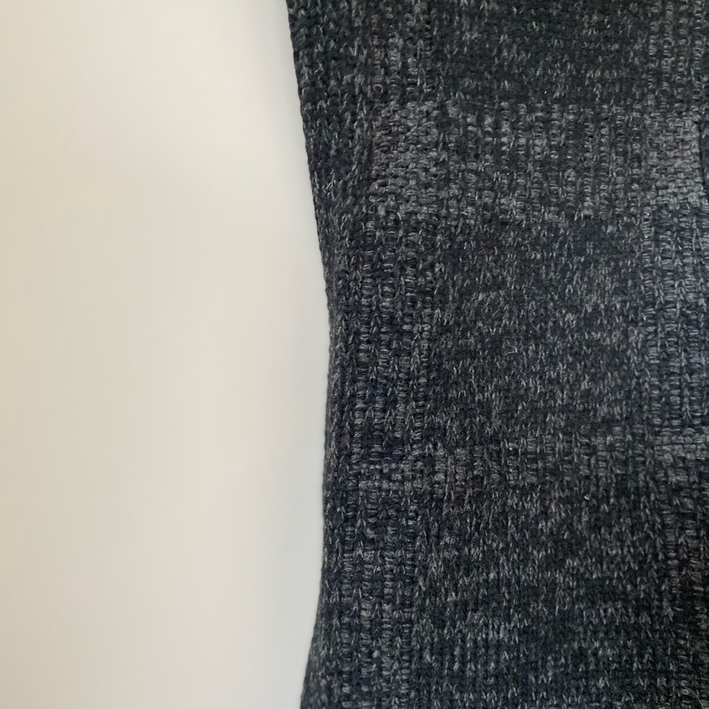 Louis vuitton grey damier wool scarf - Picture 3 of 12